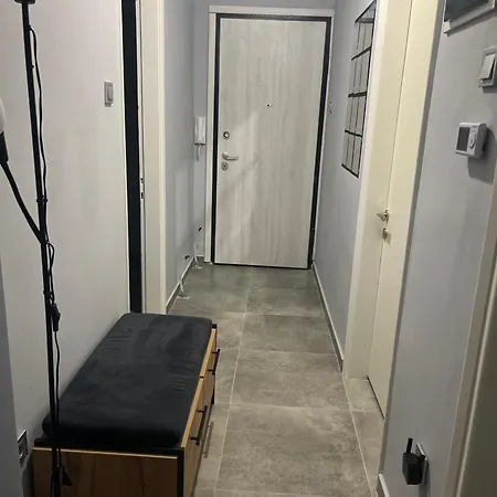 Apartman Modern Grey Néa Mihanióna