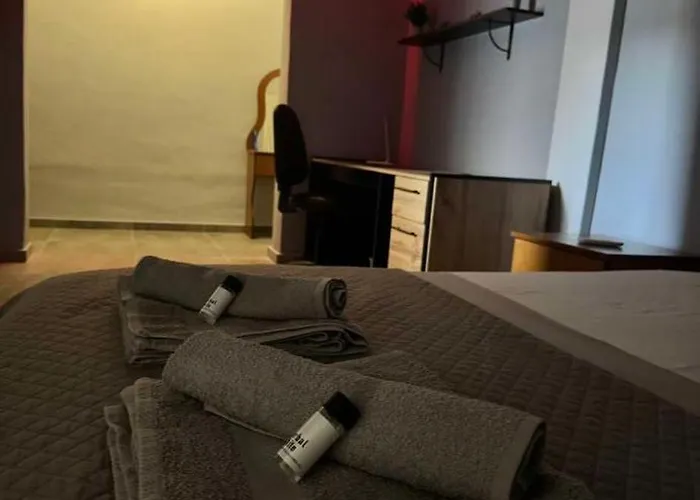 Modern Grey Apartamento Nea Michaniona